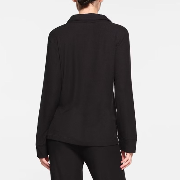 New SKIMS Soft Lounge Sleep Top Long Sleeve Button Down Shirt in Onyx Black XS - Picture 8 of 9